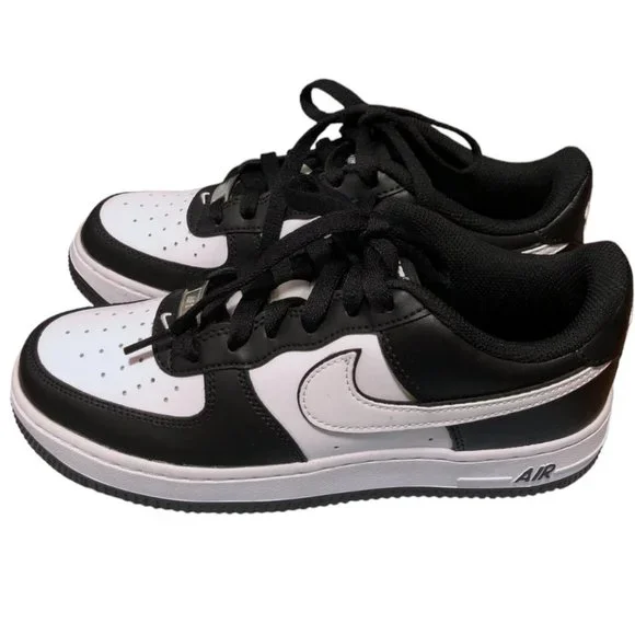 NIKE Air Force 1 Black & White Youth/Kids Size 5.5 - Picture 3 of 9